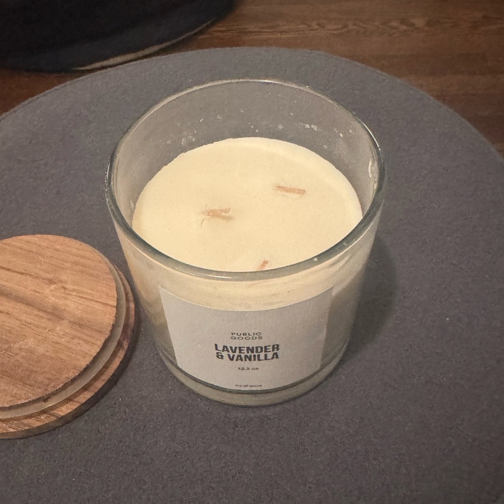 Public Goods candle - Picture 4 of 5
